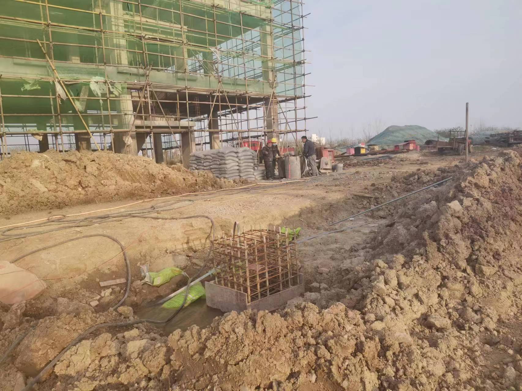 运河当桥梁出现裂缝的时候应该及时加固修补